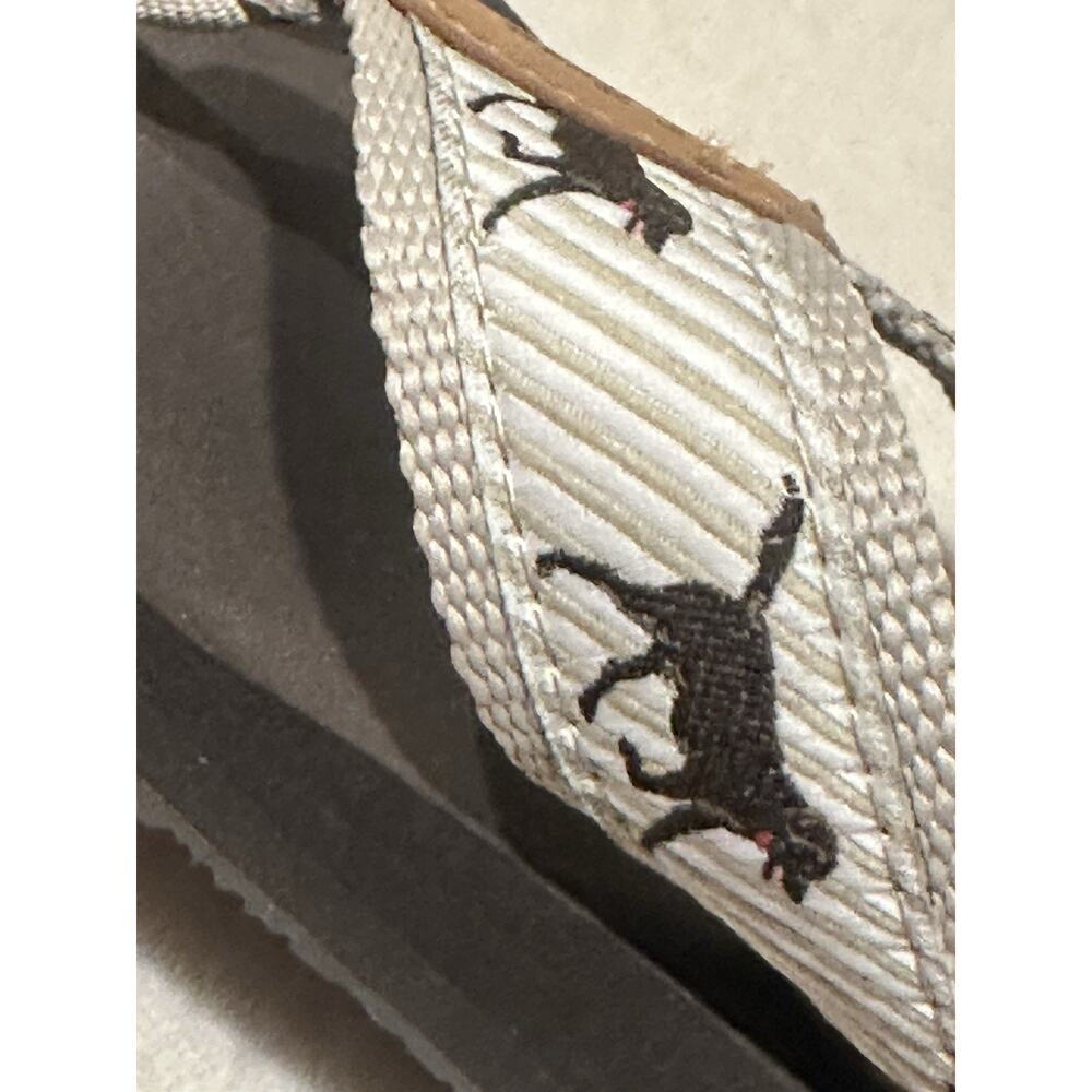 L.L BEAN Women's Sz 7M Chocolate Lab Dog on Beige Braid Cushioned Thong Sandals - Picture 2 of 7